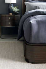 Load image into Gallery viewer, Modern Streamline Bed King