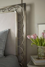 Load image into Gallery viewer, LA SCALA - 6/6 PANEL BED
