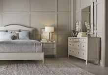 Load image into Gallery viewer, La Scala - 6/6 Panel Bed
